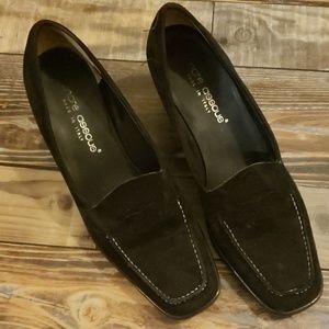 Andre Assous black wedhes